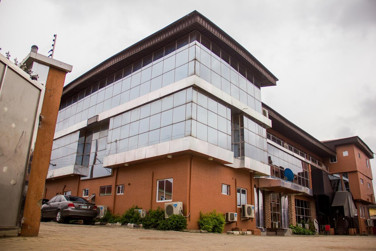 Glasshouse Hotel And Suites Egba Kültér fotó